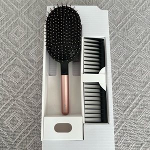 Dyson Paddle Brush and Detangling Comb Set